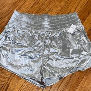 Gapfit Silver Women's Shorts size medium nwt